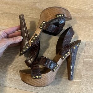 Miu Miu 70’s style Bohemian Brown Leather and Wood Platform Sling-backs